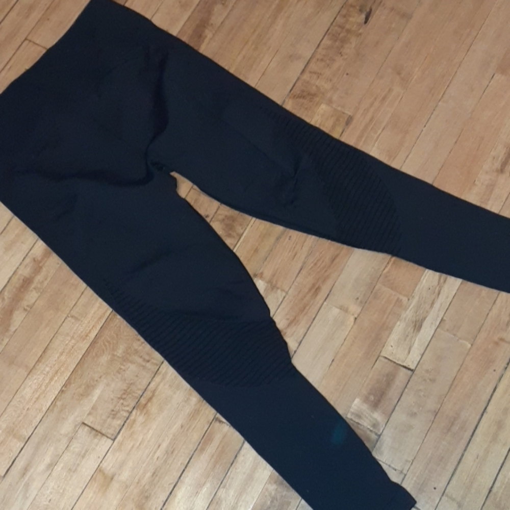 Fabletics black leggings w textured designs
